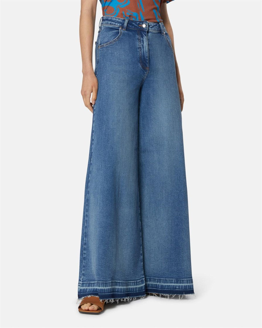 JEANS A VITA ALTA CON ORLO STRANGIATO