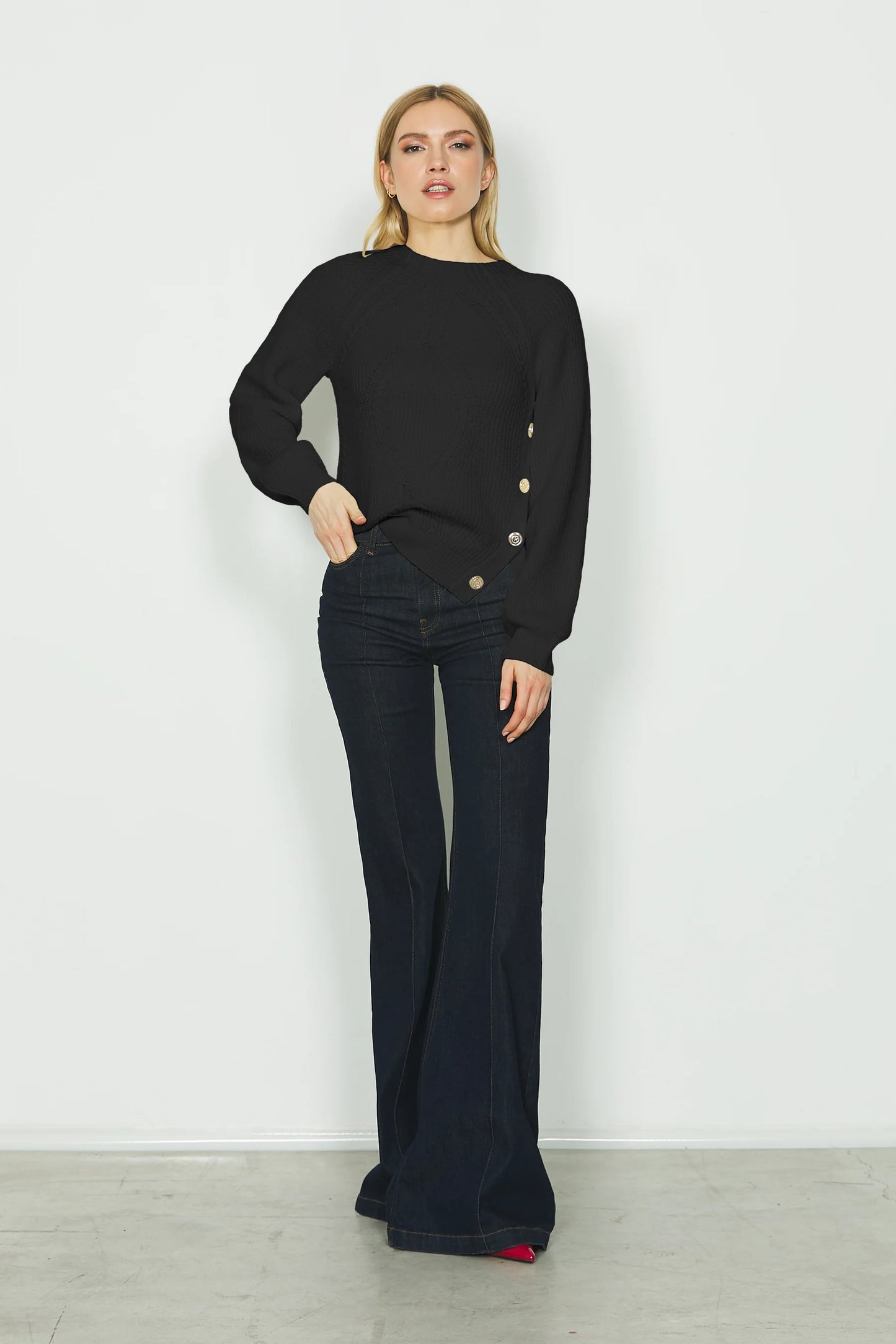 MAGLIA MANICA LUNGA SENZA COLLO CON SPACCO BOTTONI FIANCO