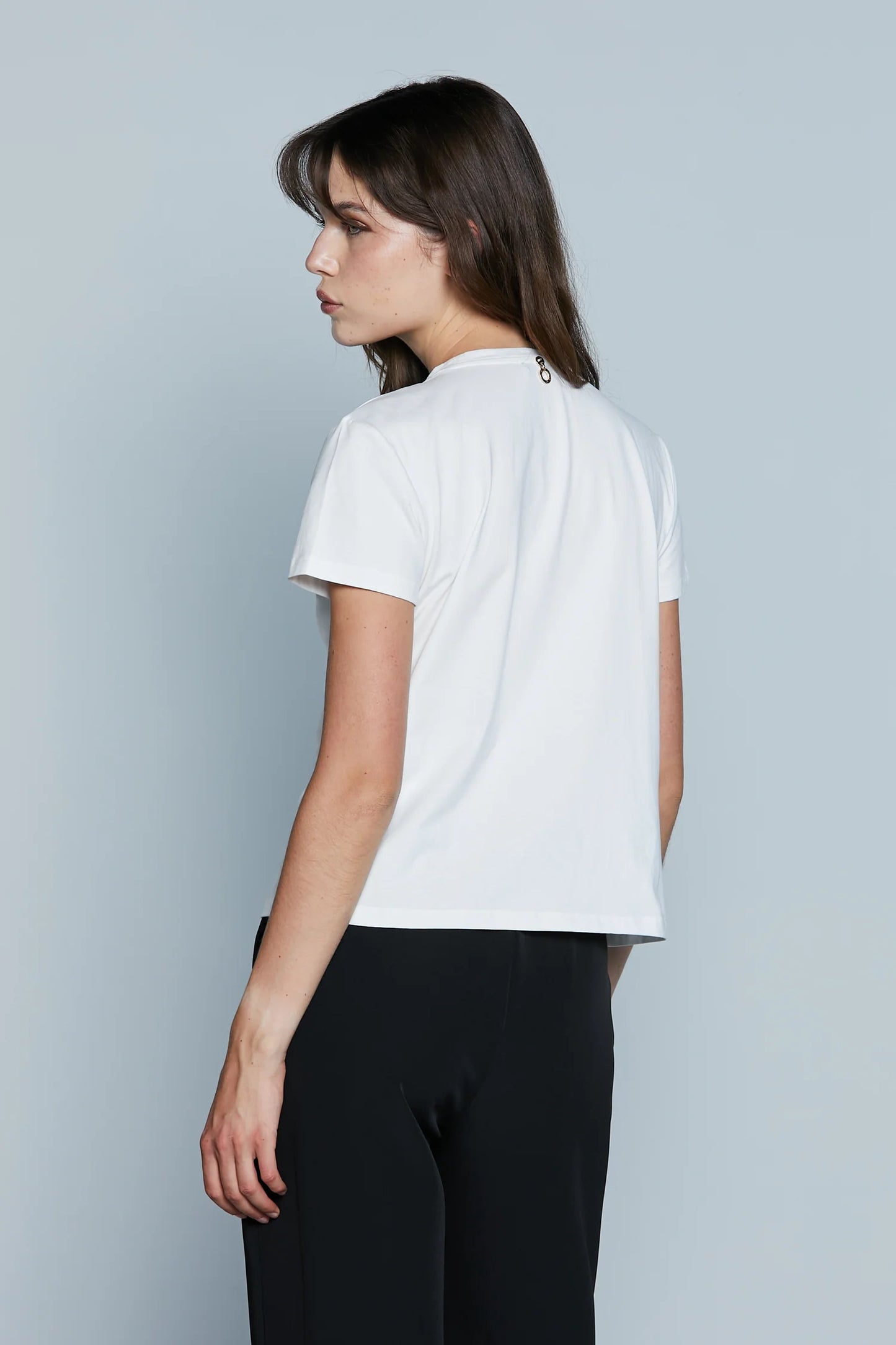 T-SHIRT CON APPLICAZIONE FOULAR LOGO PIU' CATENA