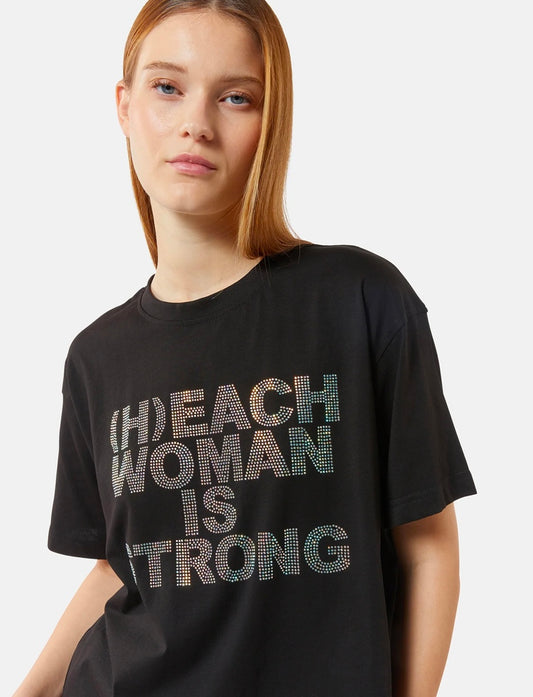 T-SHIRT CON SCRITTA “BEACH WOMAN IS STRONG