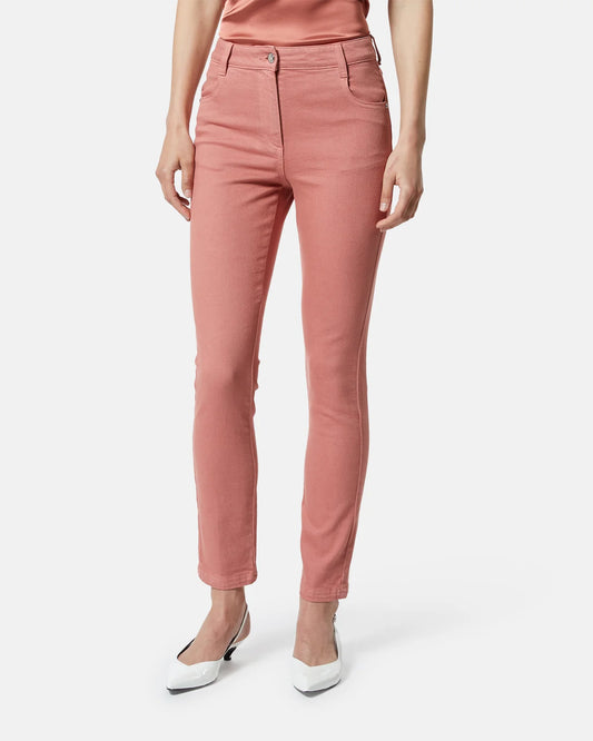 JEANS SKINNY A VITA ALTA VALORIZZANO LA SILHOUETTE CON UN FIT ADERENTE E CONFORTEVOLE.